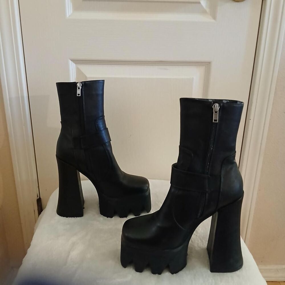 LAMODA Black Platform Chunky Heel Boots Silver Heart Buckles 5 Whimsygoth Alt - Picture 4 of 8